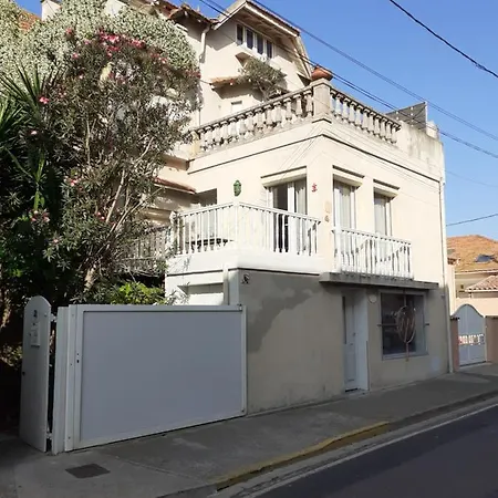 Apartment Proche Centre Et Port De Plaisance
